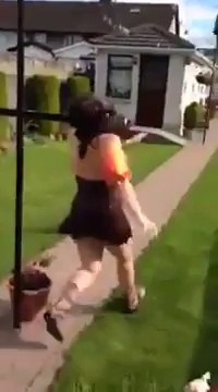 Le gros fail de Teresina bell pendant son ALS Ice Bucket Challenge