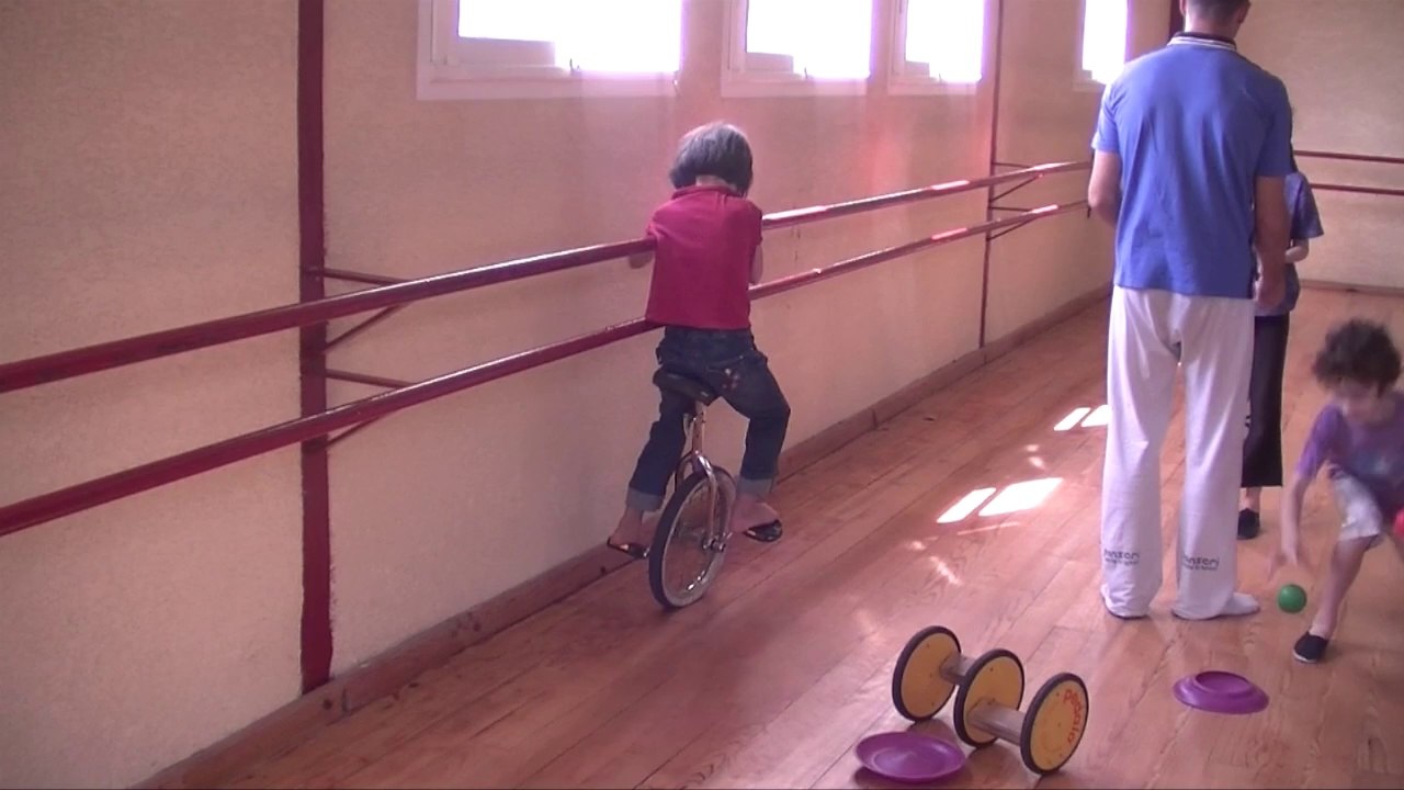Rentrée scolaire 2014 : le casse tête des nouveaux horaires. A Carcassonne les cours du vendredi après-midi seront remplacés par un lot d'activités diverses et variées.