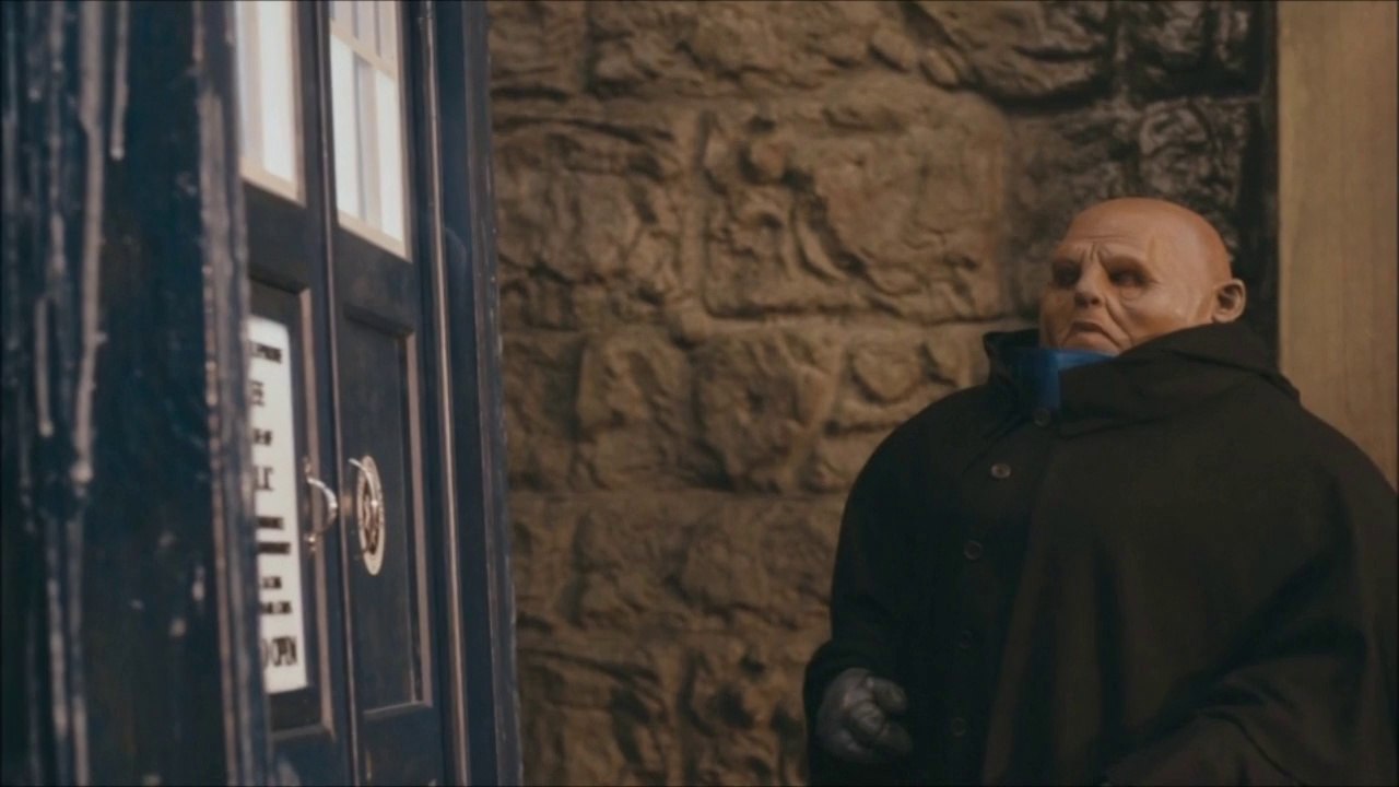 Doctor tells Strax to Shush