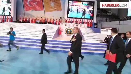 AK Parti 1. Olağanüstü Büyük Kongresi - Erdoğan'ın salına girişi