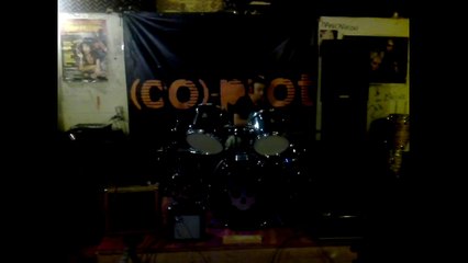 Impro de batterie par Cameron