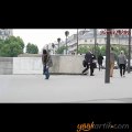 Pariste bir adam yere düşer ve sonra ....