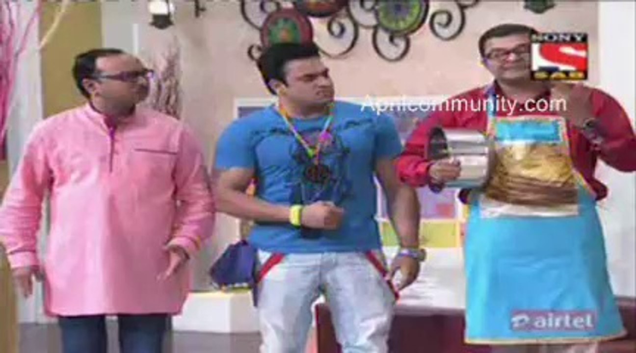 Tu Mere Agal Bagal Hai - 27th August 2014 pt2