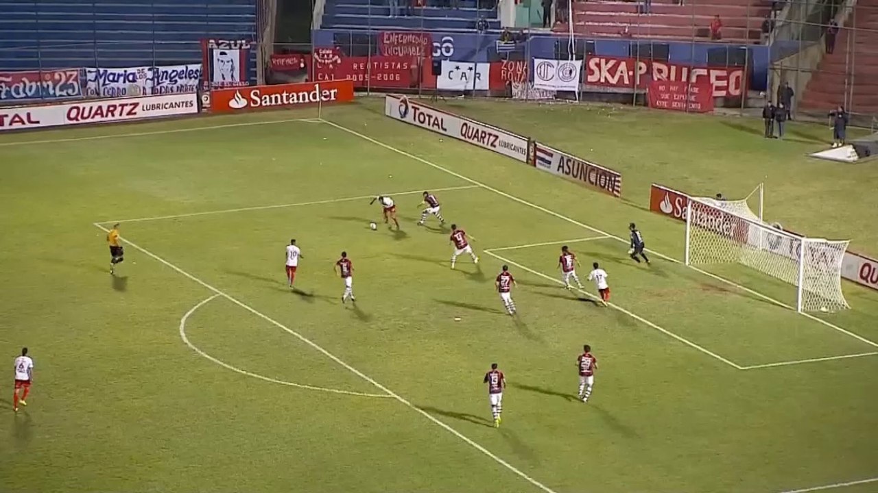 Copa Sudamericana: Traumtor-Schlenzer bringt nichts