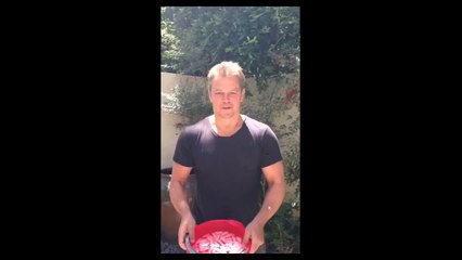 Matt Damon Ice Bucket Challenge With Toilet Water