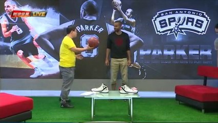 Tony Parker remporte un jeu à la télévision chinoise 