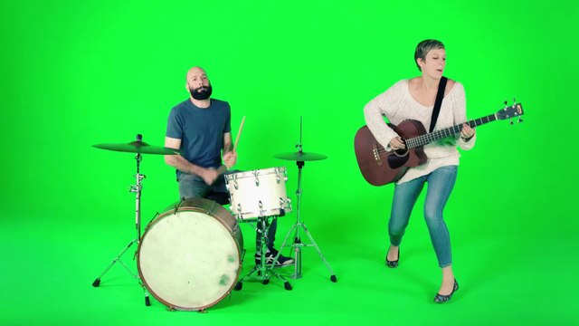 Entre Nicki Minaj et Meghan Trainor : All About That Super Bass Mashup