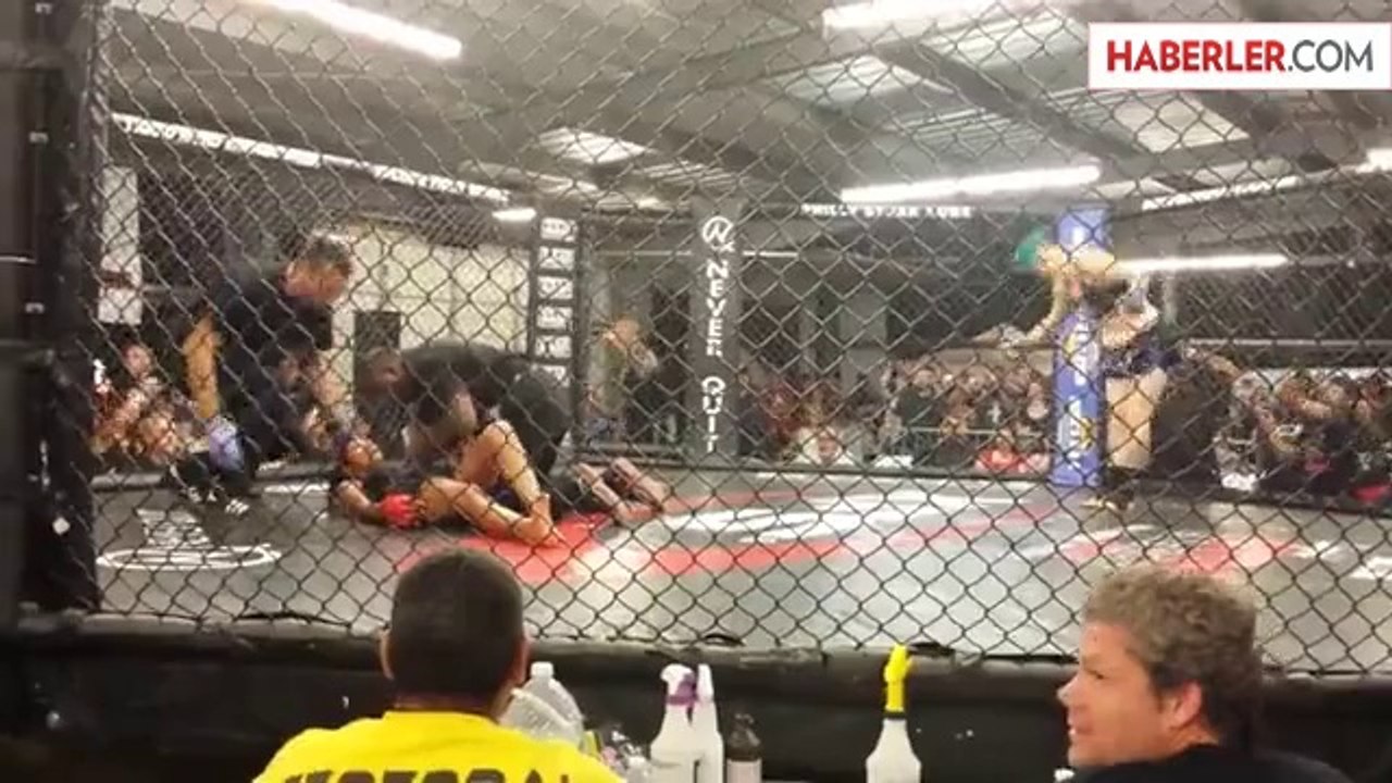 Kadın Dövüşçü Christine Stanley, Rakibini 5 Saniyede Nakavt Etti