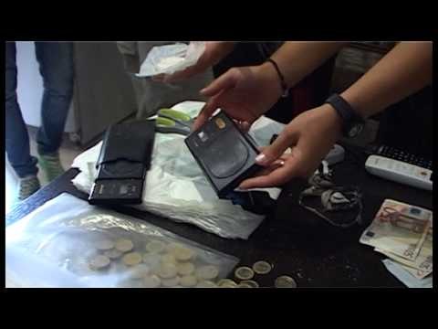 Napoli - Spaccio al Rione Traiano, in manette due pusher (27.08.14)