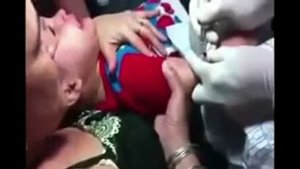 3 yaşındaki çocuğa dövme yaptıran anne