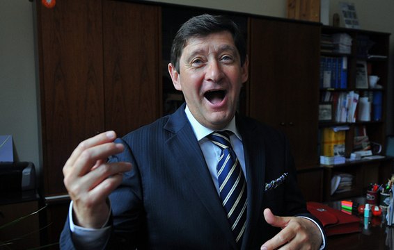 Patrick Kanner, Ministre des Sports et chanteur d'opéra - ZAPPING ACTU DU 28/08/2014