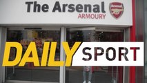 #DailySport Fem Fel Slags off Arsenal Outside The Emirates In a Arsenal Shirt [GRM Daily]