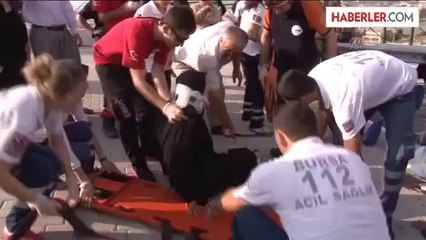 Uludağ yolunda midibüs devrildi: 20 yaralı