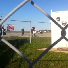 Selena Gomez llegando al aeropuerto de Toronto junto a Justin Bieber