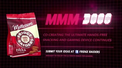 殺る気満々の自動スナック菓子食べさせロボットアーム