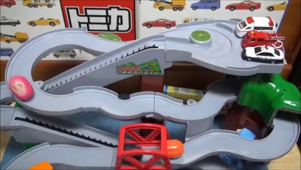 トミカ峠やまみちドライブ 開封！　アンパンマンコロロンだま登場！？　Anpanman TAKARATOMY