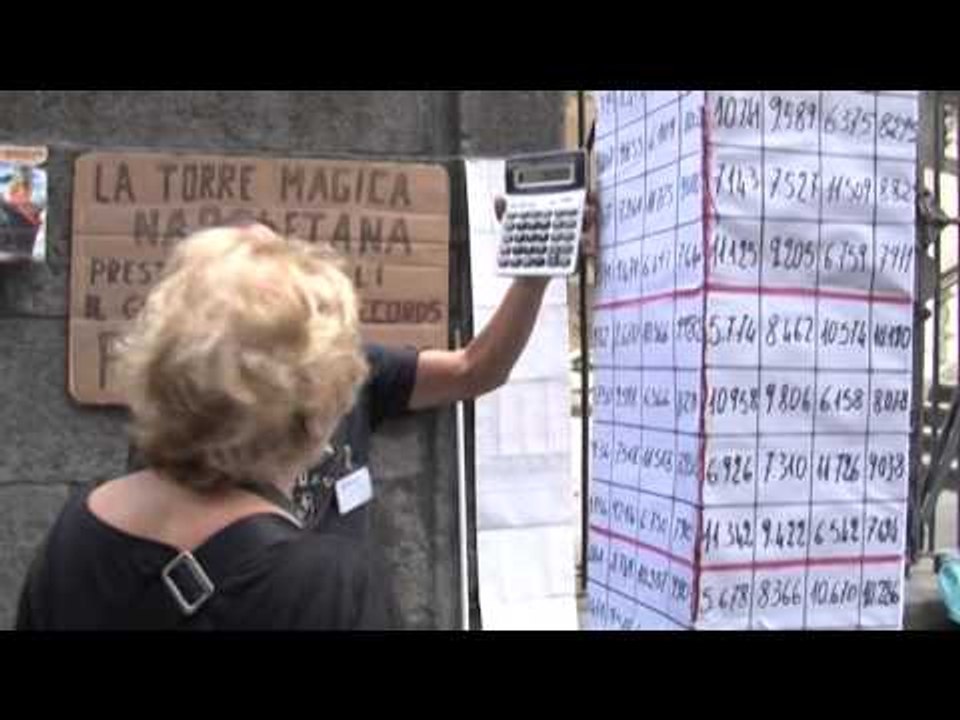 Napoli - Una "torre di numeri" da Guinness dei primati (28.08.14)