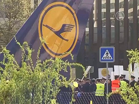 В Германии бастуют пилоты Lufthansa