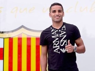 Ex-são paulino Douglas chega ao Barcelona