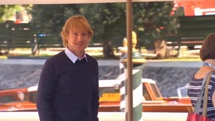 Owen Wilson, Kathryn Hahn arrive in Venice Lido
