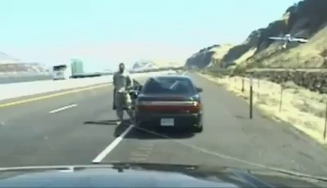 Il tire sur la police avant de commettre un délit de fuite