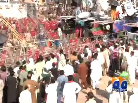 Imran alleges politicians trying to save status quo - Geo Reports - 29 Aug 2014