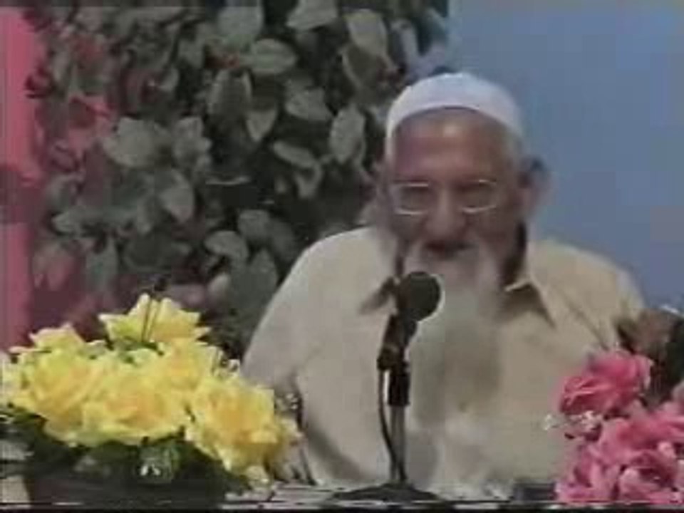 About the Joining feet & shoulders in a Congregational Salat - Maulana Ishaq