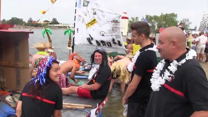 CAP D'AGDE - 2014 - COURSE DES OFNI - Vol au dessus d'un nid de foufous !