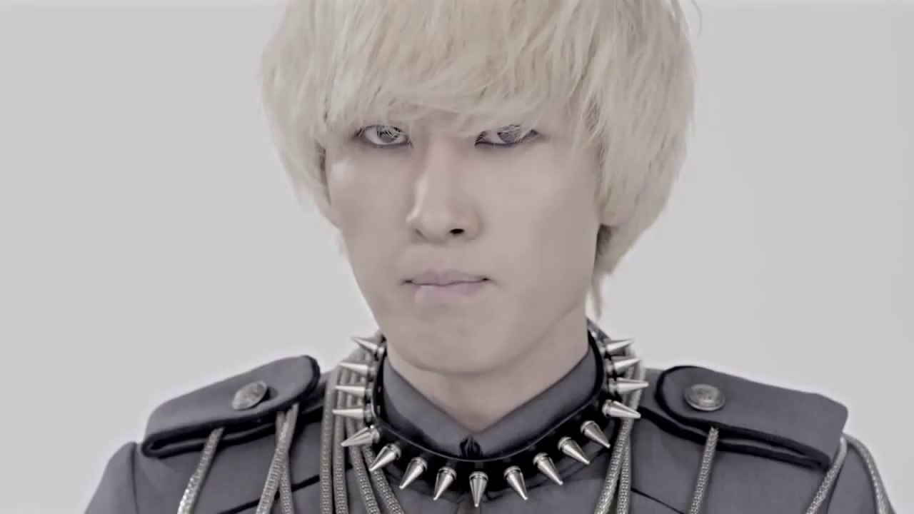 Super Junior 슈퍼주니어_A-CHA_Music Video.