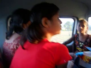 Avec Bagheshree et ses amies, en route pour Chikaldara, Inde 2010 (www.lueursafran.org)