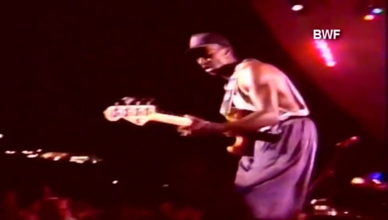 Marcus Miller - Bone Jive Bass Solo (Live Under The Sky 1991)