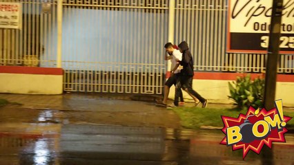 PEGADINHA_ Ataque ZUMBI (Zombie Attack Prank)