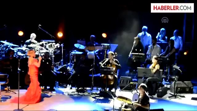 Sezen Aksu, Bodrum'da konser verdi