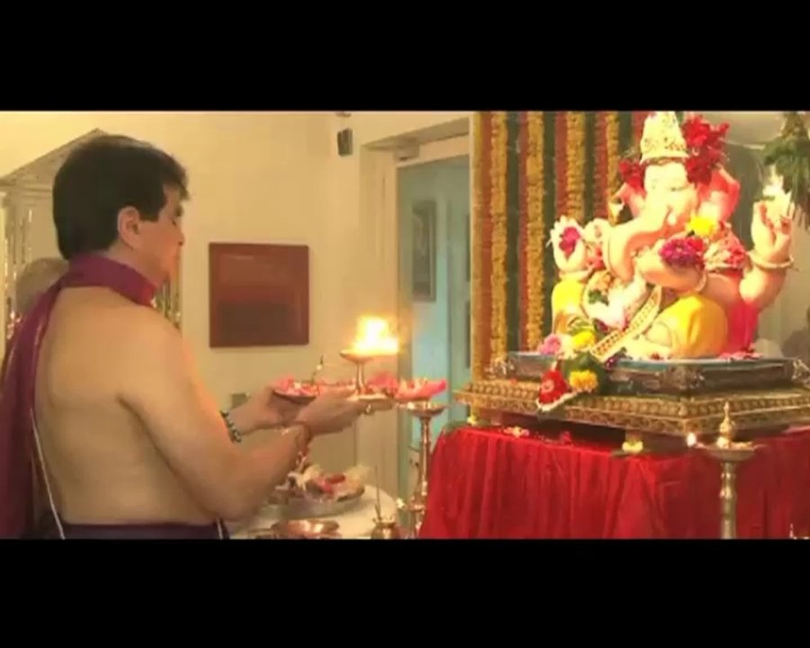 Jeetendra celebrates Ganesha Chaturthi
