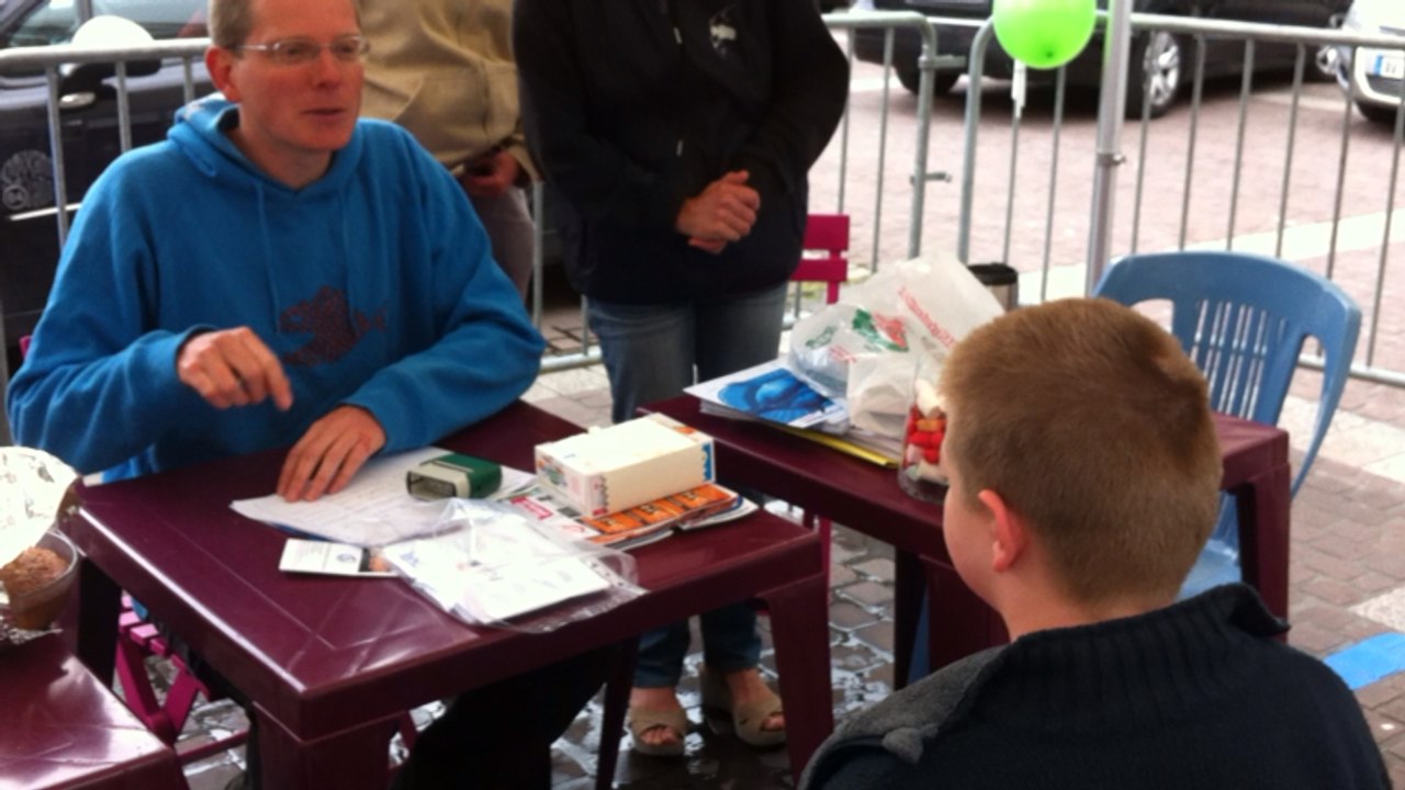 Baptêmes de plongée devant la cathédrale