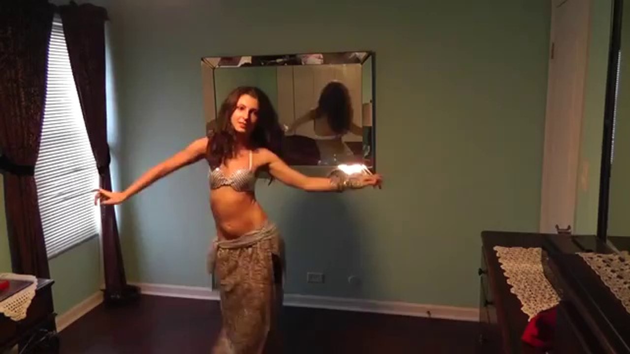 Rus Kızından Dansöz Olur mu? Demeyin.. İzleyelim Görelim