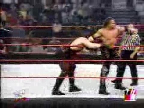 Raw.22.10.2001 - Kane & Undertaker Vs Booker T & Test