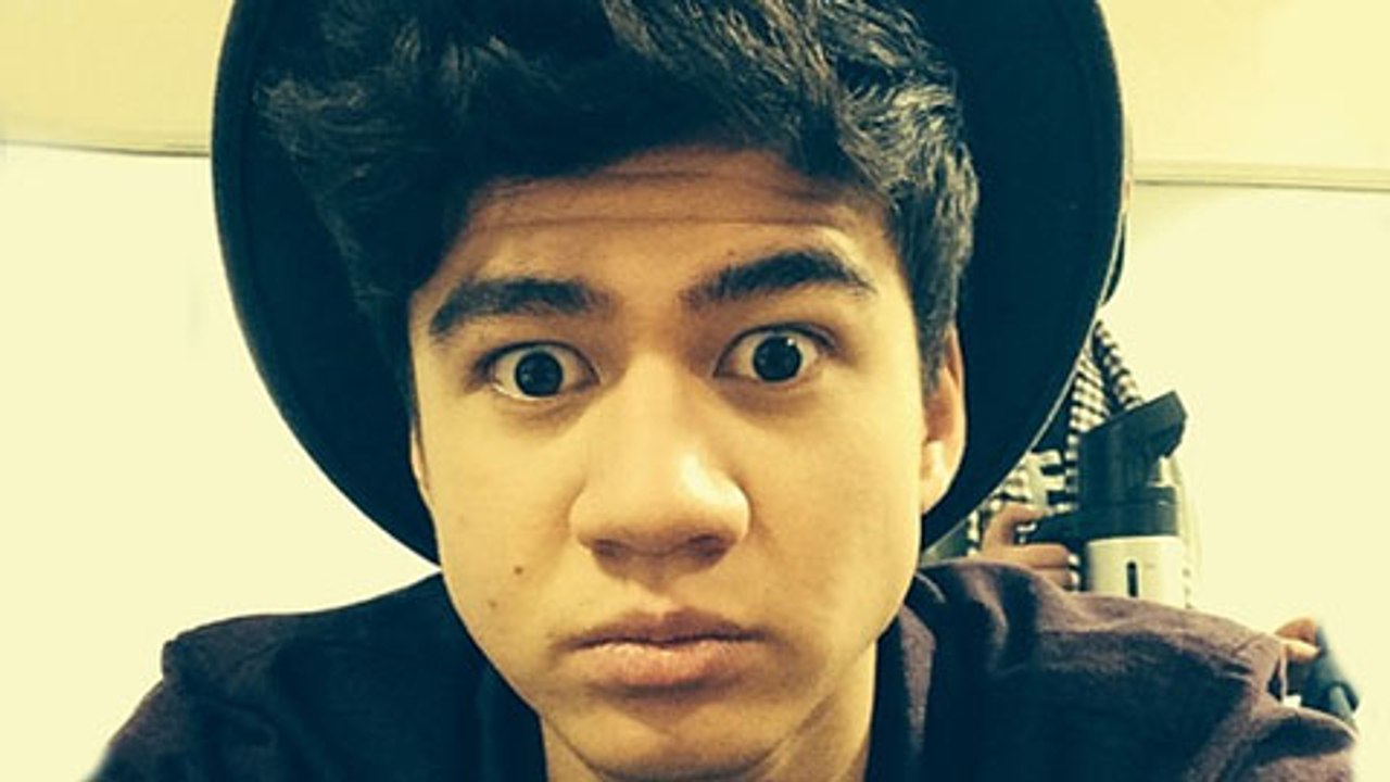 Calum Hood Reacts After Nude Pic Leak - video Dailymotion