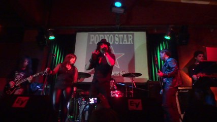 Breaking The Chains PORNO STAR (LA ROCA rock bar)