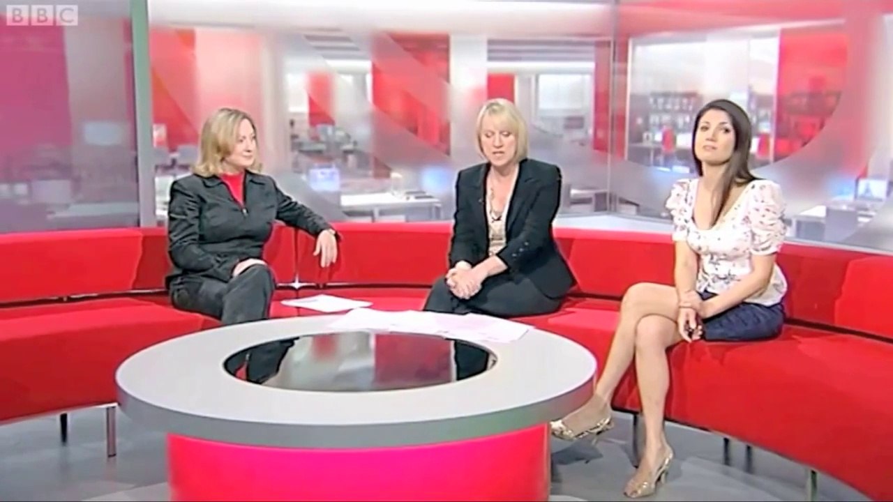 Pakistani Randee Reham Khan Likes to Show Skin AAJ WITH REHAM KHAN BBC PTV ANCHOR