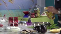 Cuisine marocaine Pillons de poulet aux aubergines et oignons confits  أفخاد الدجاج مع الباذنج... (HD)