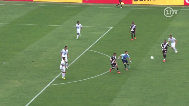 Dakson quase faz golaço de bicicleta contra o Avaí