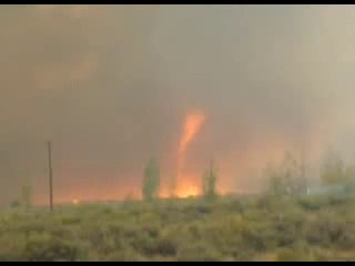Une incroyable tornade de feu