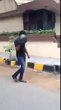 Indian Girl Kicks Man Who $exually Harasses 10-08-14..This Is What Happens When A Woman Fights