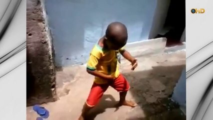 [HD] Garotinho Dançando Lepo Lepo - Psirico - Hit Do Carnaval 2014