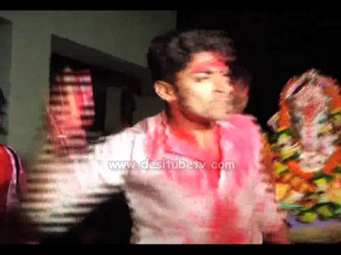 Gurmeet & Debina Ganpati Visarjan with dhol & dance checkit out