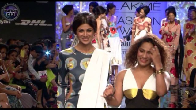 Shilpa Shetty's SHOCKING NIP SLIP on ramp!