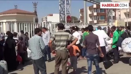 Akçakale ilçesinde yaşayan bir grup Suriyeli ülkelerine döndü