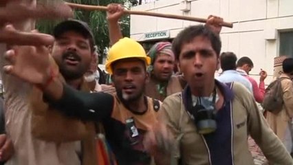Fresh clashes in Islamabad as pressure mounts on PM to resign
