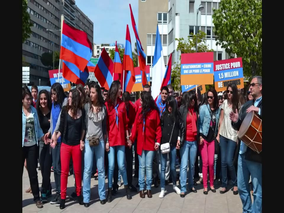 Flash mob Arméniènne à Marseille , Armenian flash mob in marseille .